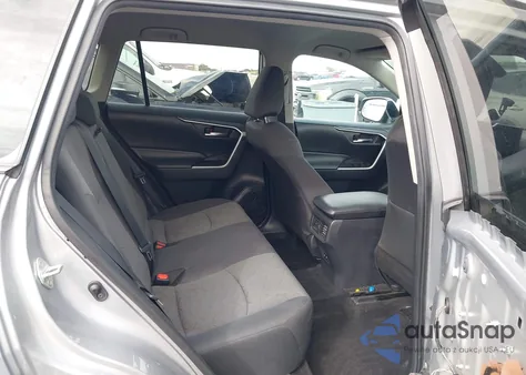 2021 Toyota Rav4 Xle z USA, uszkodzony, nr VIN 2T3W1RFV6MW113841